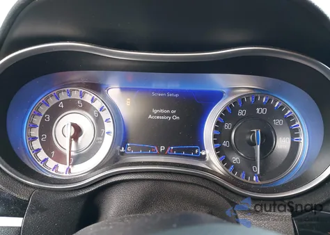 2021 Chrysler 300 300S z USA, uszkodzony, nr VIN 2C3CCABG0MH541253